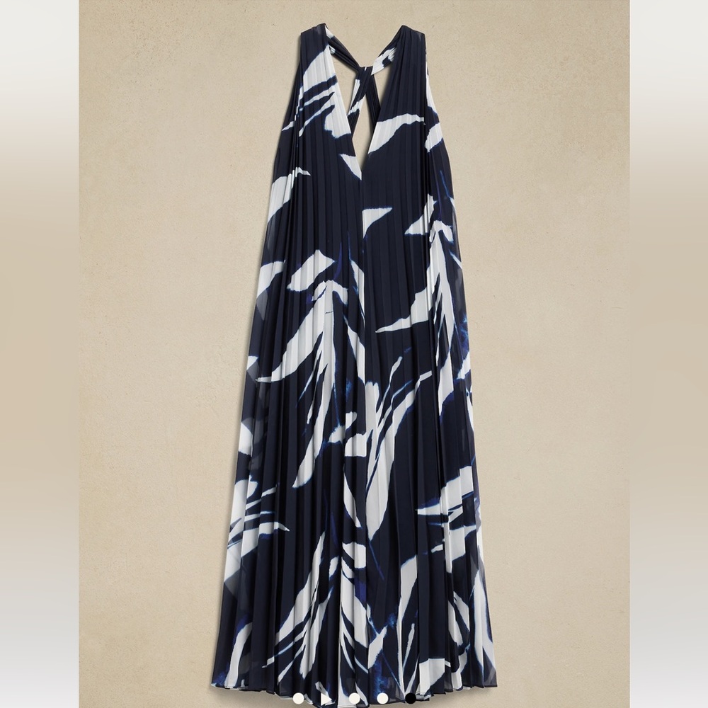 NEW! BANANA REPUBLIC Pleated Maxi Dress in Black, Size Large - Picture 9 of 9